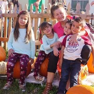 Meet your Posher, Dinorah